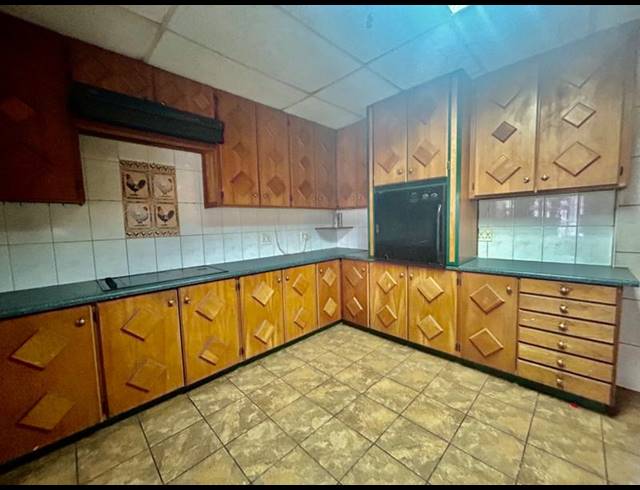 4 BEDROOM HOUSE FOR SALE IN VANDERBIJLPARK CW 6